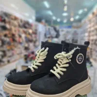 بوت زنانه فقط ۹۸۰ تومن|کیف، کفش، کمربند|خرمآباد, |دیوار