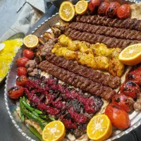 به همکار خانم یا اقا جهت کار در کبابی نیازمندیم