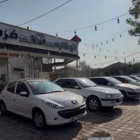 کار در نمایشگاه اتومبیل واقع در صومعه سرا