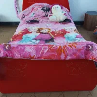 تخت خواب یکنفره و کمد لباس