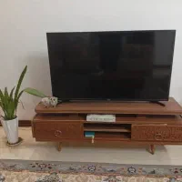 میز تلویزیون، تلویزیون