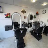 جذب آرایشگر ماهر (درصدی)ودستیار با حقوق مناسب|استخدام درمانی، زیبایی، بهداشتی|رشت, پیرکلاچای|دیوار