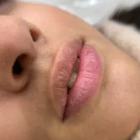 مدل برای شیدینگ لب|خدمات آرایشگری و زیبایی|رشت, گلسار|دیوار