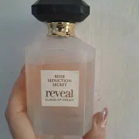 ادکلن زنانه ویکتوریا تیس کرم کلود گرم و شیرین