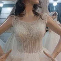 لباس عروس از سایز ۳۸ تا ۴۲ و قابل تبدیل تا سایز ۴۴|لباس|اصفهان, محمودیه|دیوار