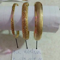 تعدادی النگو طلا زنانه در حد نو