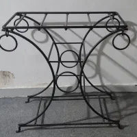 میز آکواریوم فلزی یا استند گلدان فرفورژه خاص