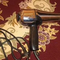 سشوار در حد کامل نو