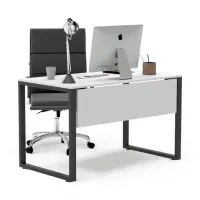 همکار خانم جهت کار در خدمات رایانه