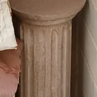 ستون سنگی مخصوص ورودی ها