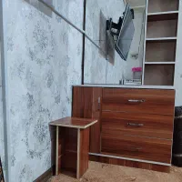 یک میز آرایش تمیز نو