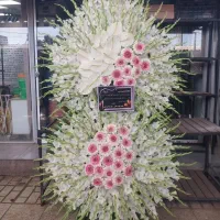 برای عرض تسلیت تاج نمایشگاه ترحیم گل ارسال رایگان