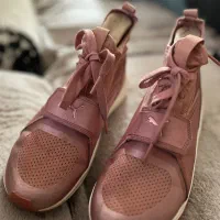 کتونی ورزشی پوما اورجینال مدل ریحانا