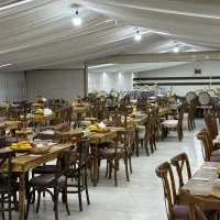 باغ تالار اهورا