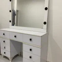 میز آرایشی