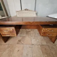 میز چوبی بسیار با کیفیت