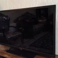 تلوزیون|تلویزیون و پروژکتور|مهاجران, |دیوار