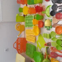 انواع ظروف اشپزخانه رنگی