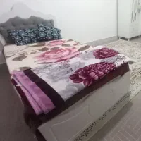 تخت یک نفره همراه با تشک