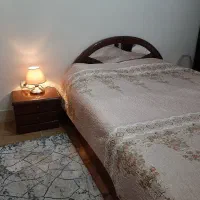 سرویس خواب دونفره همراه با میزتوالت و دو پاتختی