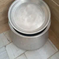 دیگ غذاپزی روحی با درب و یک ظرف غذاپزی بزرگ با درب