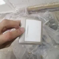 لامپ و لوستر وکلید و پریز