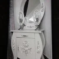 میز و آینه شمعدان