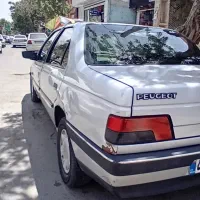 پژو ۴۰۵ نقره‌ای