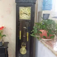 ساعت ایستاده کاملا سالم