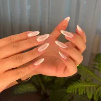 خدمات و اموزش کاشت ناخن