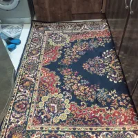 قالیچه ۴ متری ماشینی و کناره زمینه سورمه ای