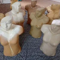 تعدادی رگال و مانکن