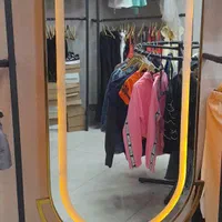 ایینه قدی دور چراغ دار پایه دار