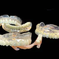 دندانپزشکی|خدمات آرایشگری و زیبایی|صدرا-فارس, فاز ۲|دیوار