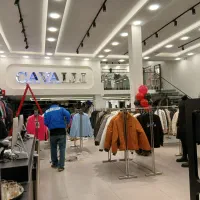 فروشنده اقا