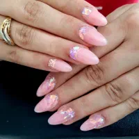 خدمات ویژه کاشت و ترمیم در سالن تخصصی ناخن