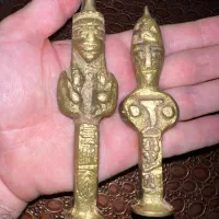 مجسمه برنجی کهنه