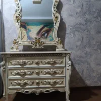 میز عسلی تخت خواب آینه کنسول کاملا سالم درخد نوع