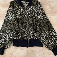 بامبر لیا|لباس|لاهیجان, شیشه گران|دیوار