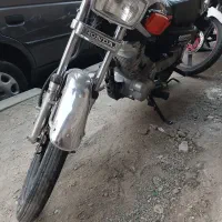 موتور سیکلت همتاز۲۰۰