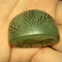 یشم جواهری نشان کهنه