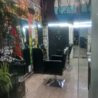 یک ارایشگر اقا اجاره صندلی یا درصدی محدوده ستارخان