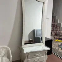 آیینه و کنسول