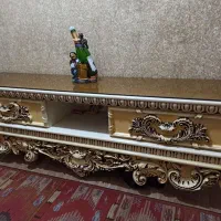 میز چوبی کنده کاری