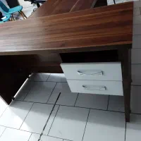 میز اداری و میز کنفرانس