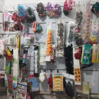 دکور مغازه آرایشی