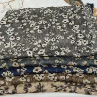 شال و روسری|لباس|رباط‌کریم, رباط‌کریم|دیوار