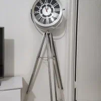 ساعت ایستاده