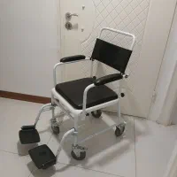 صندلی چرخ دار حمام
