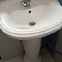 روشویی پایه دار شرکت آرمیتاژ